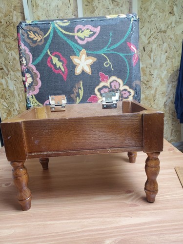 Vintage brown wooden ottoman - wooden,